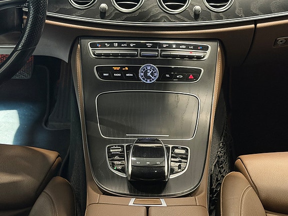Mercedes-Benz E220 15 of 22