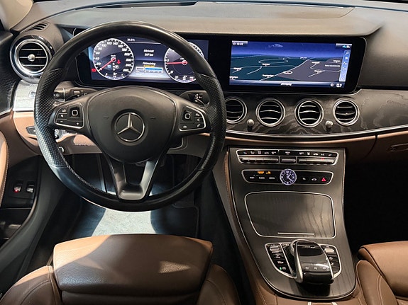 Mercedes-Benz E220 17 of 22