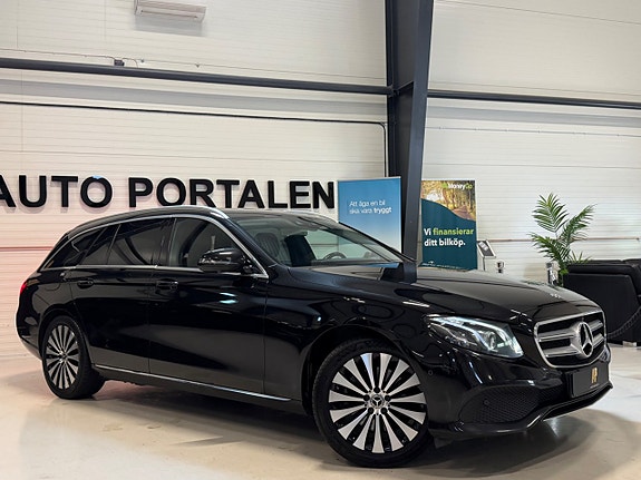 Mercedes-Benz E220 2 of 22