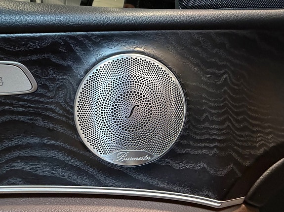 Mercedes-Benz E220 11 of 22