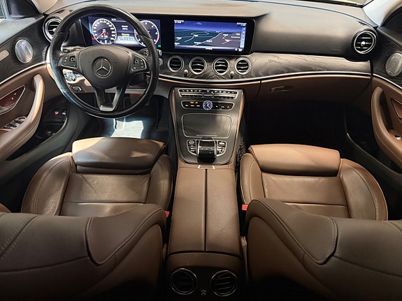 Mercedes-Benz E220 14 of 22