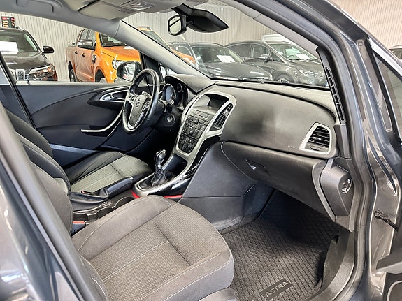Opel Astra 12 of 27