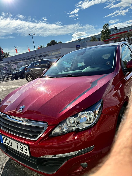 Peugeot 308 4 of 4