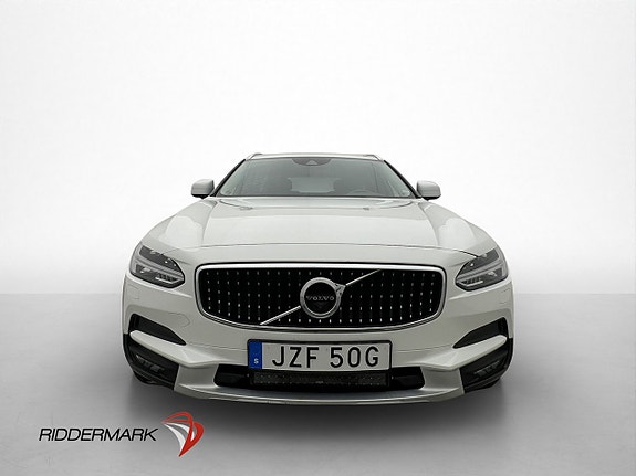 Volvo V90 Cross Country 2 of 30