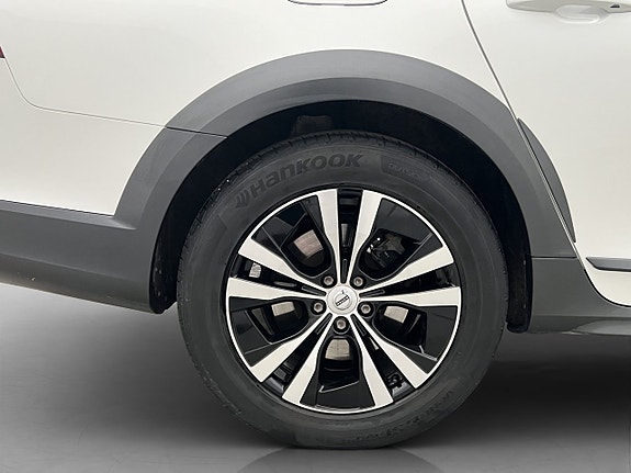 Volvo V90 Cross Country 30 of 30