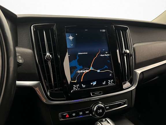 Volvo V90 Cross Country 24 of 30