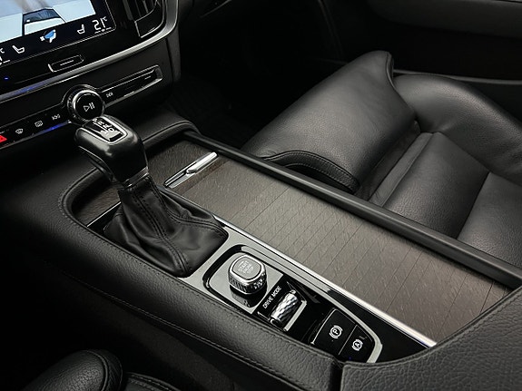 Volvo V90 Cross Country 25 of 30