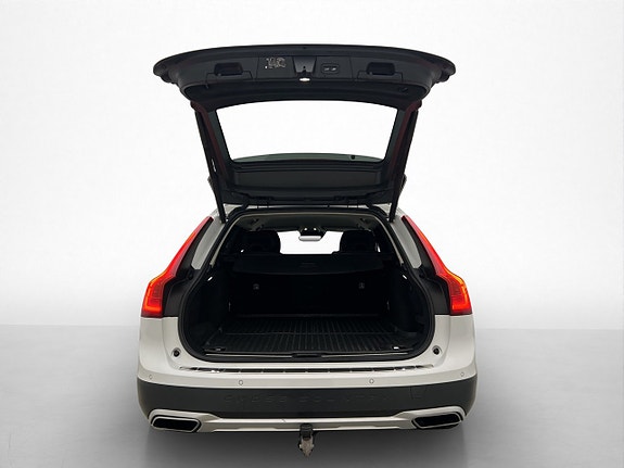 Volvo V90 Cross Country 10 of 30