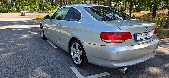 BMW 325i 3 of 5