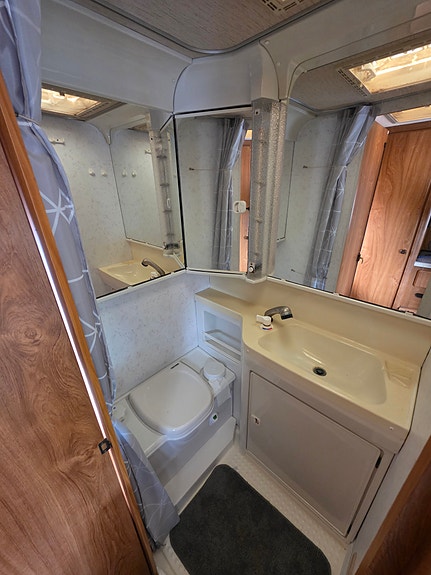Hymer Camp 4 of 5