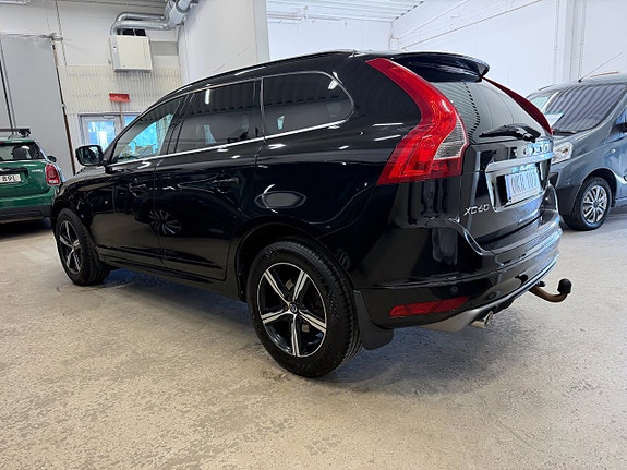 Volvo XC60 2 of 13