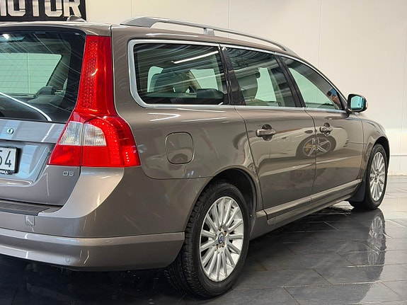 Volvo V70 9 of 27
