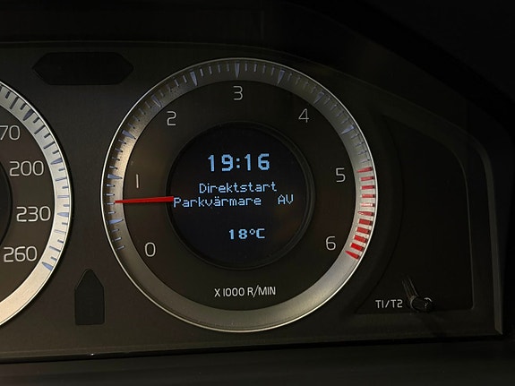 Volvo V70 19 of 27