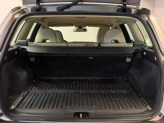 Volvo V70 8 of 27