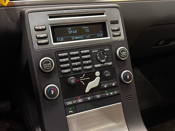 Volvo V70 22 of 27