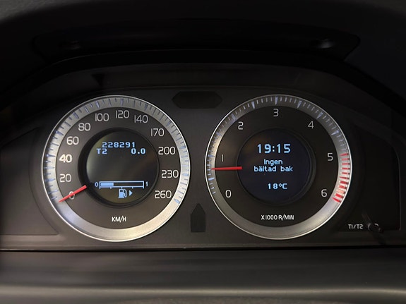 Volvo V70 18 of 27