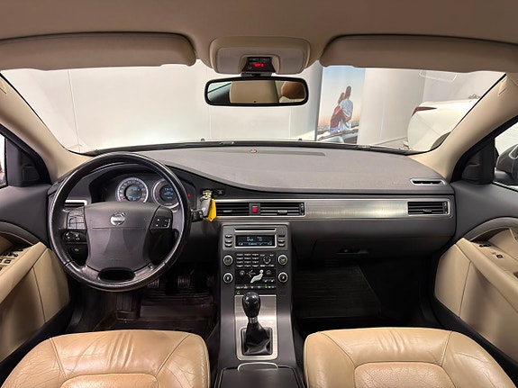 Volvo V70 16 of 27