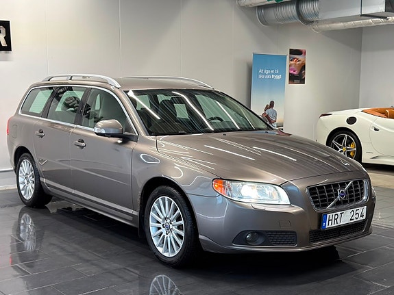 Volvo V70 4 of 27