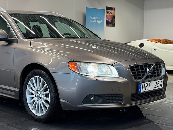 Volvo V70 5 of 27