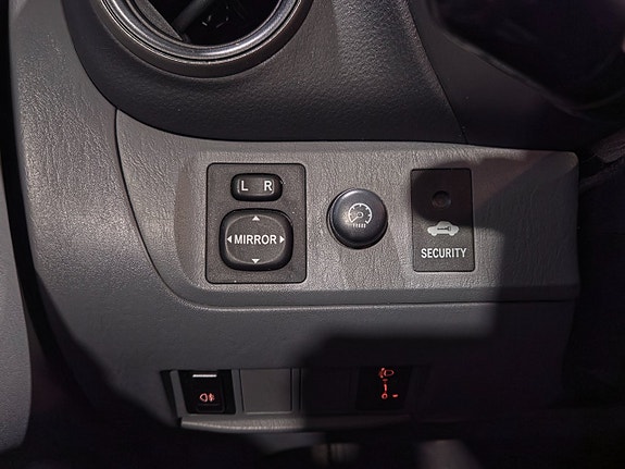 Toyota RAV4 12 of 16