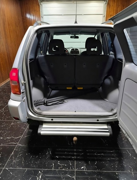 Toyota RAV4 5 of 16