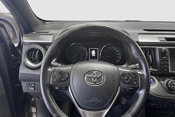 Toyota RAV4 11 of 12