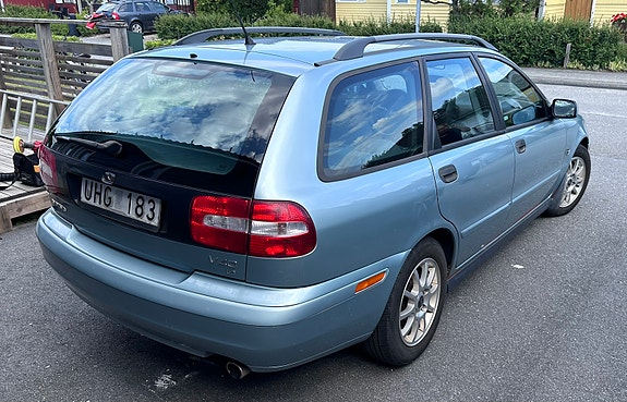 Volvo V40 4 of 4