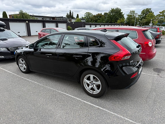 Volvo V40 4 of 5
