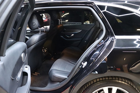 Mercedes-Benz C300 8 of 30