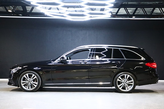 Mercedes-Benz C300 5 of 30