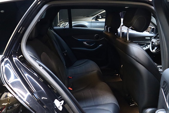 Mercedes-Benz C300 9 of 30