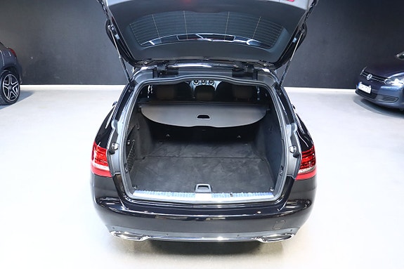 Mercedes-Benz C300 13 of 30