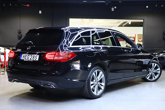 Mercedes-Benz C300 4 of 30