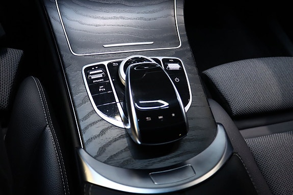 Mercedes-Benz C300 21 of 30