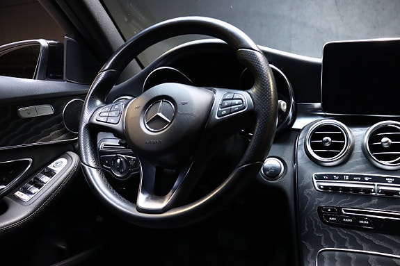 Mercedes-Benz C300 18 of 30