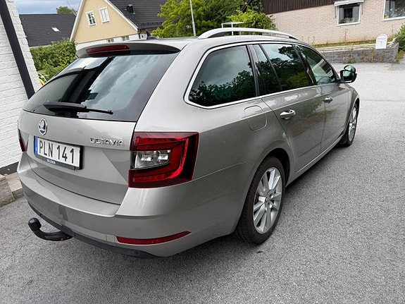 Skoda Octavia 5 of 10