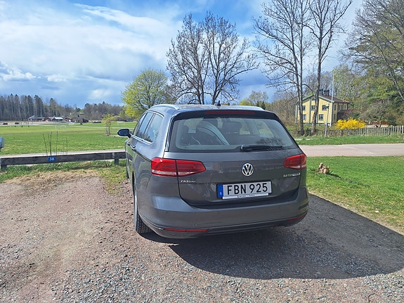 Volkswagen Passat 5 of 9