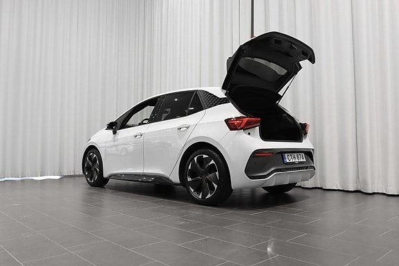 Cupra Born 4 of 18