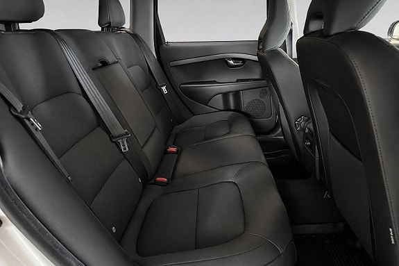 Volvo V70 10 of 16