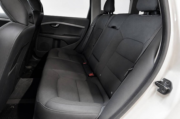 Volvo V70 9 of 16