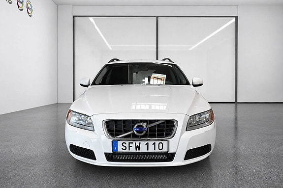 Volvo V70 5 of 16