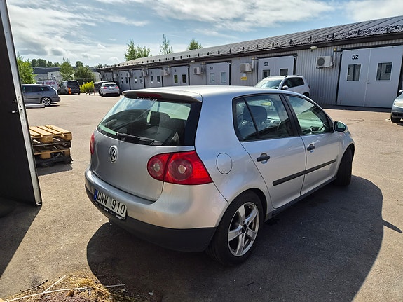 Volkswagen Golf V 6 of 9