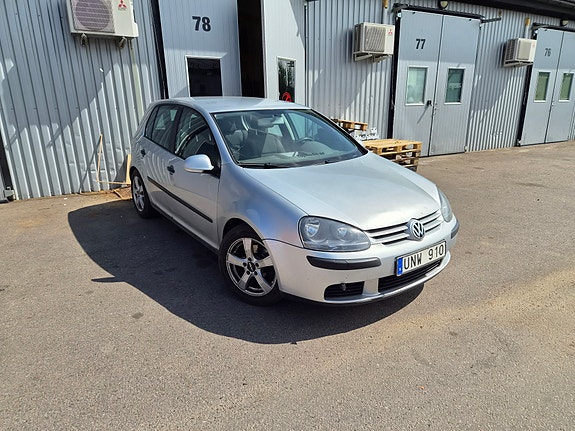 Volkswagen Golf V 4 of 9