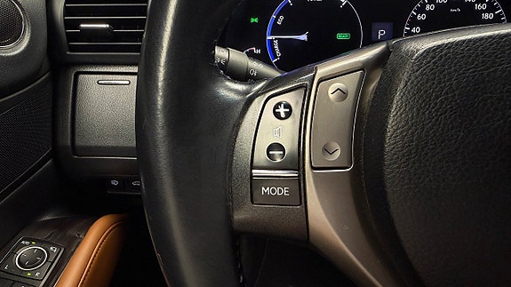 Lexus RX450h 24 of 30