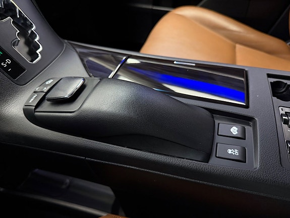 Lexus RX450h 28 of 30