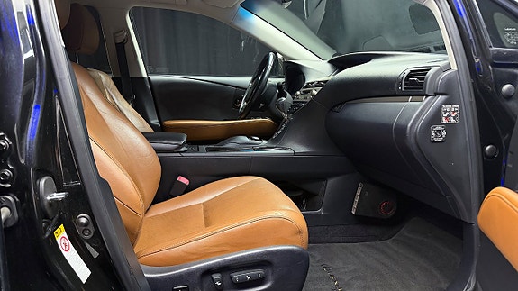 Lexus RX450h 18 of 30