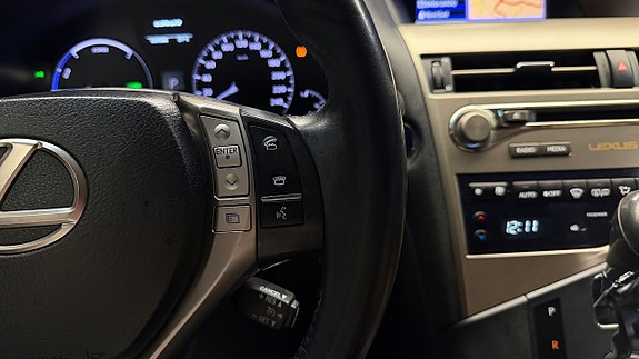 Lexus RX450h 26 of 30
