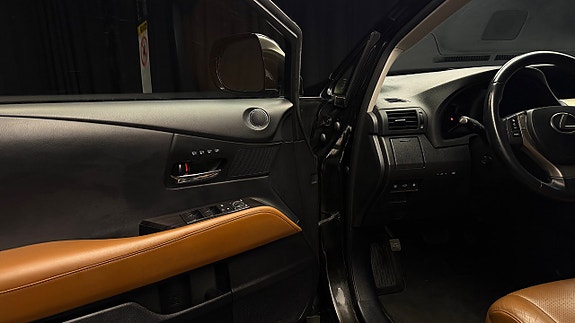 Lexus RX450h 11 of 30