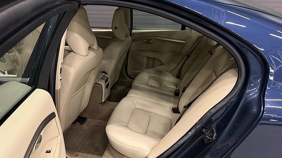 Volvo S80 13 of 26