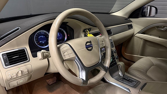 Volvo S80 12 of 26